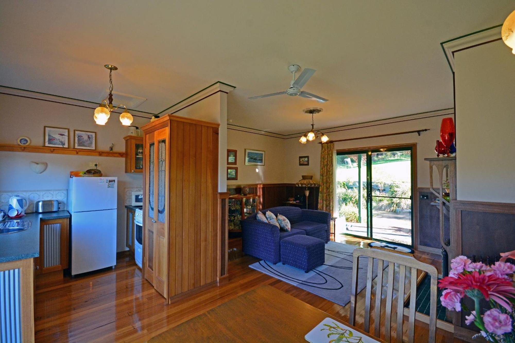 Araluen Park Cottages Lakes Entrance Szoba fotó